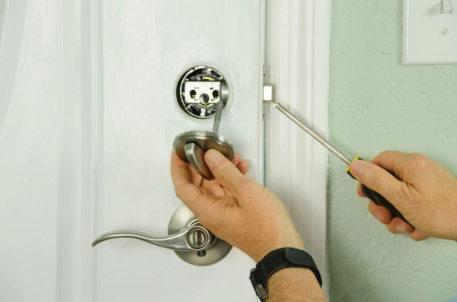 Residential locksmith